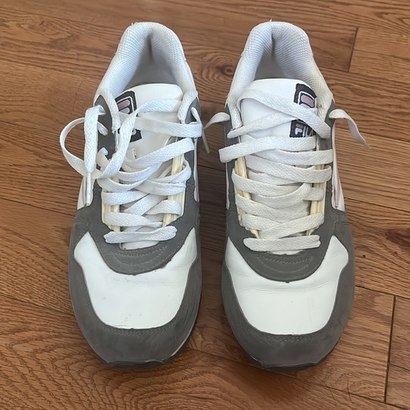 Fila Shoes - Picture 2 of 3